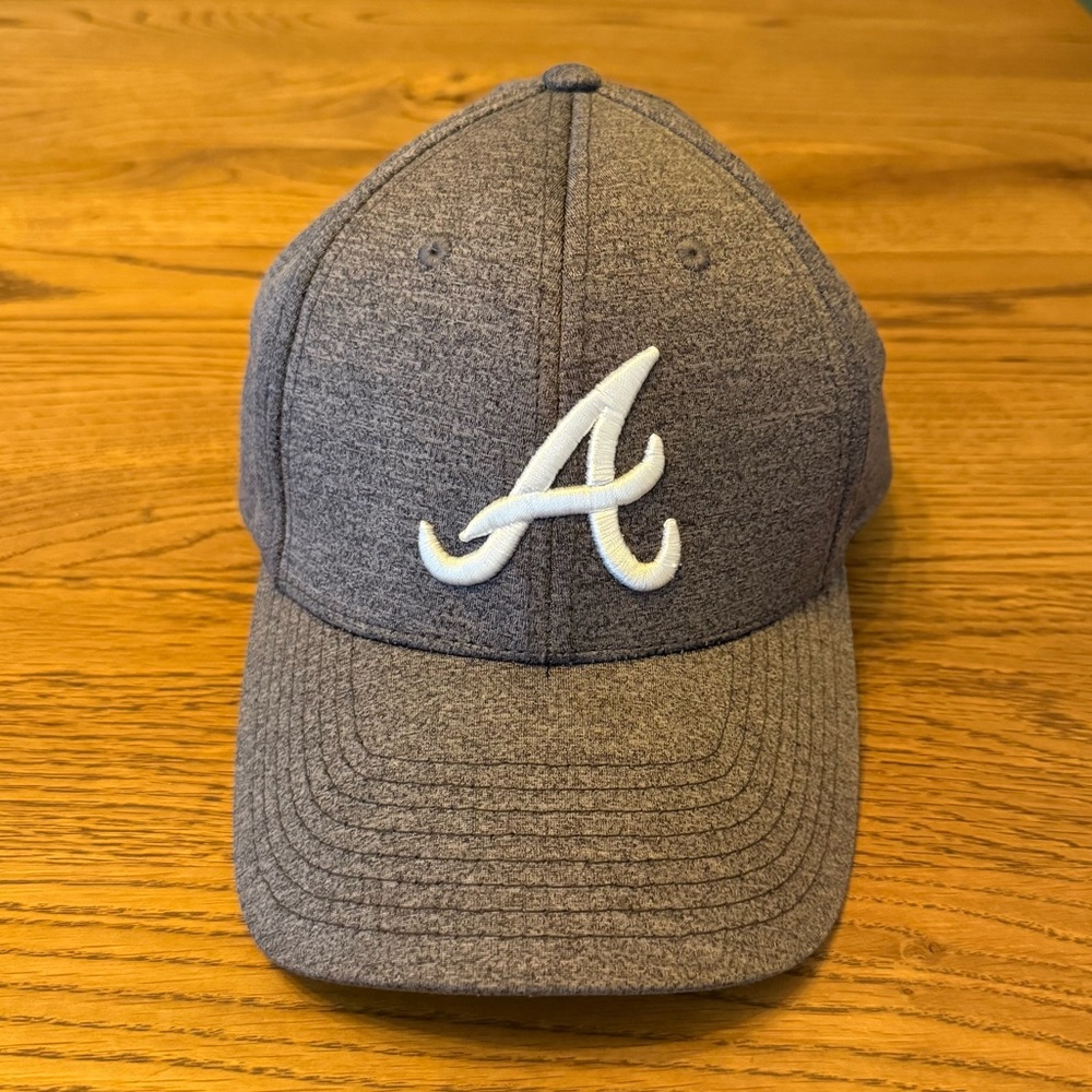 Atlanta Braves Gray Baseball Cap with White Logo
